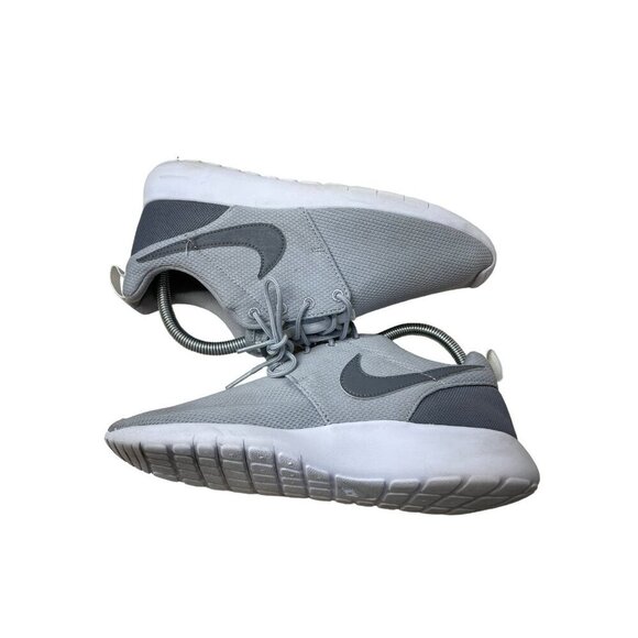 Nike Kid's Roshe One Running Shoe Youth Size 7 Gray White - Picture 1 of 7